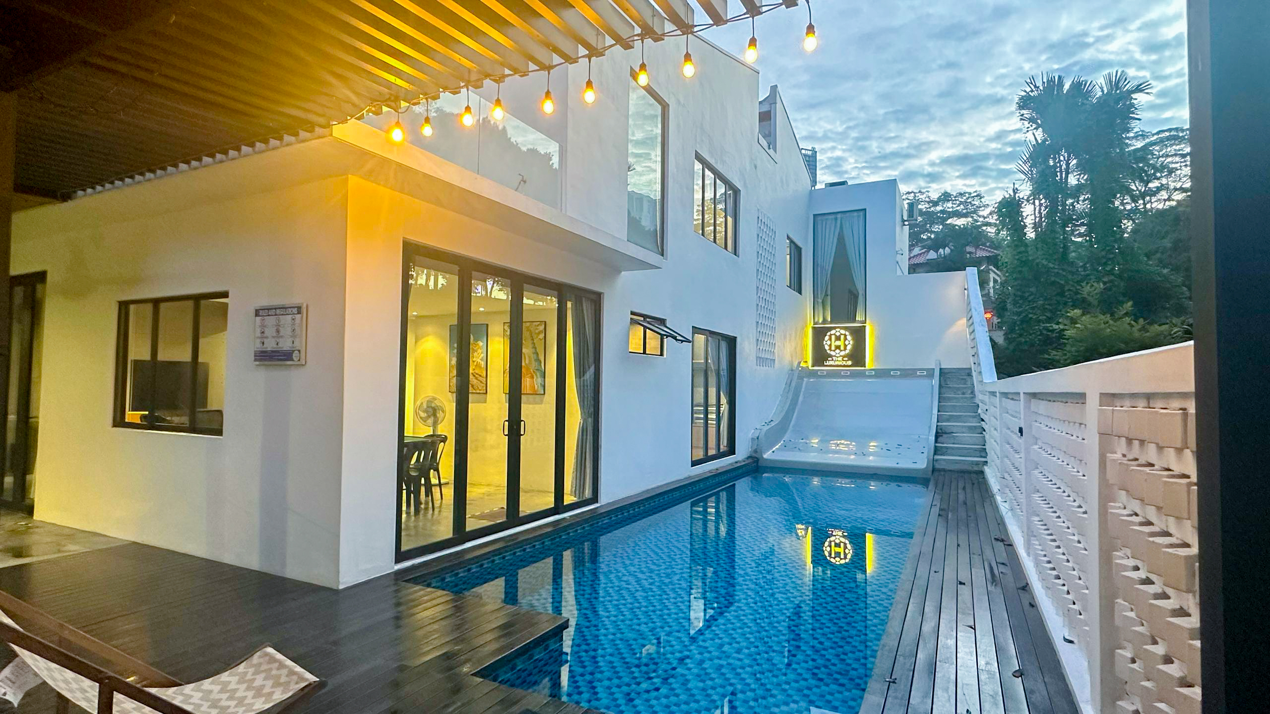The Luxurious 27 @ Slider Pool